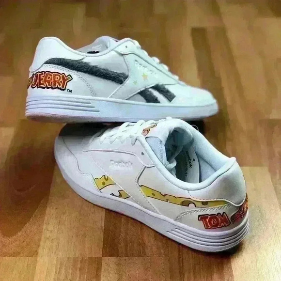 💰HUGE CLEARANCE SALE 💰 Reebok Tom & Jerry Furry Fluffy Womens Shoes - Picture 12 of 14